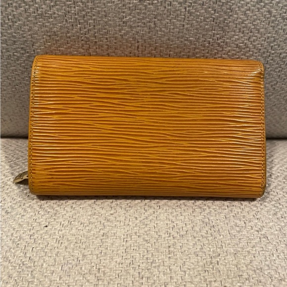LOUIS VUITTON Epi Wallet Yellow Compact - Picture 12 of 12